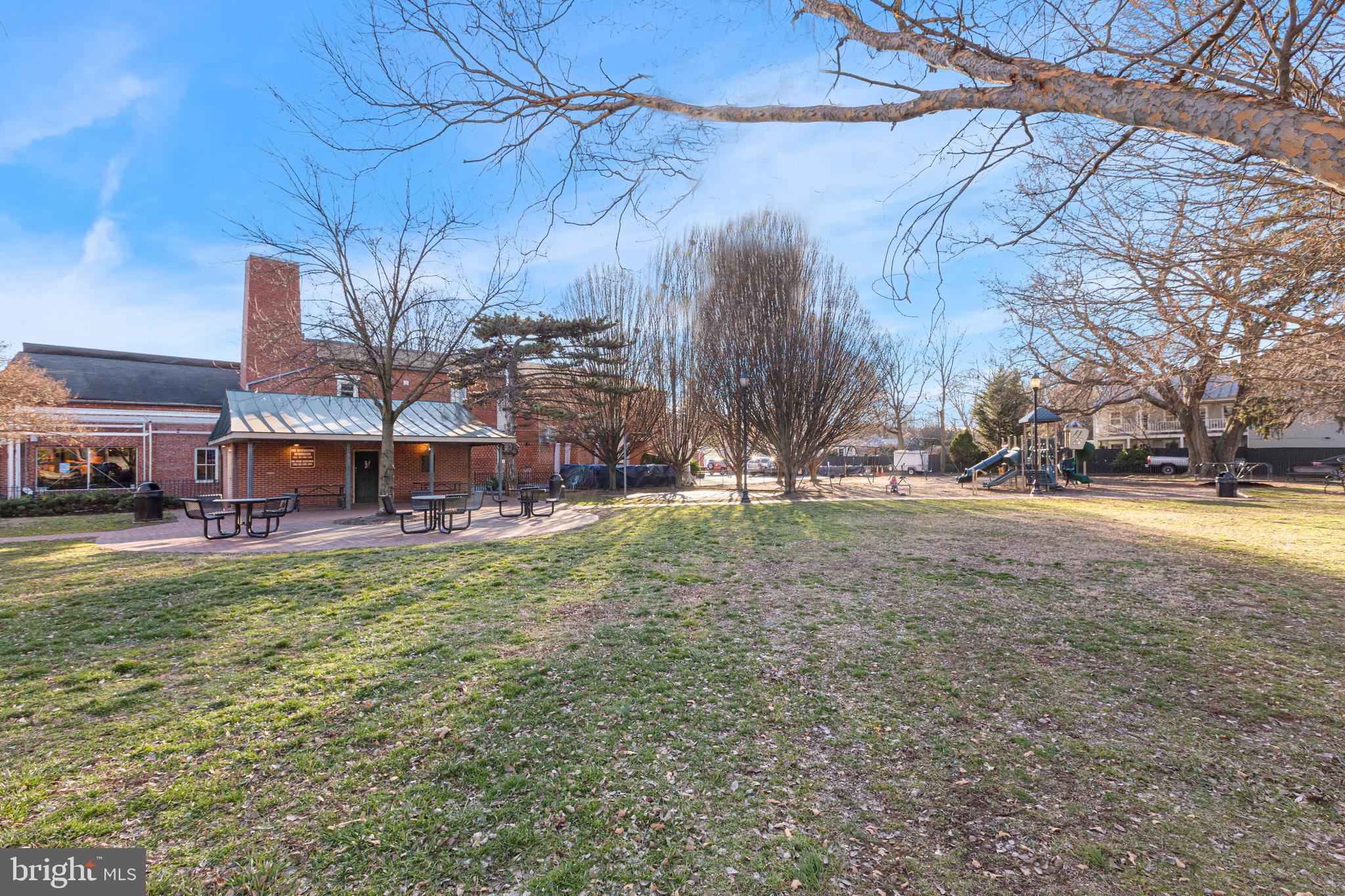 232 E 3RD STREET