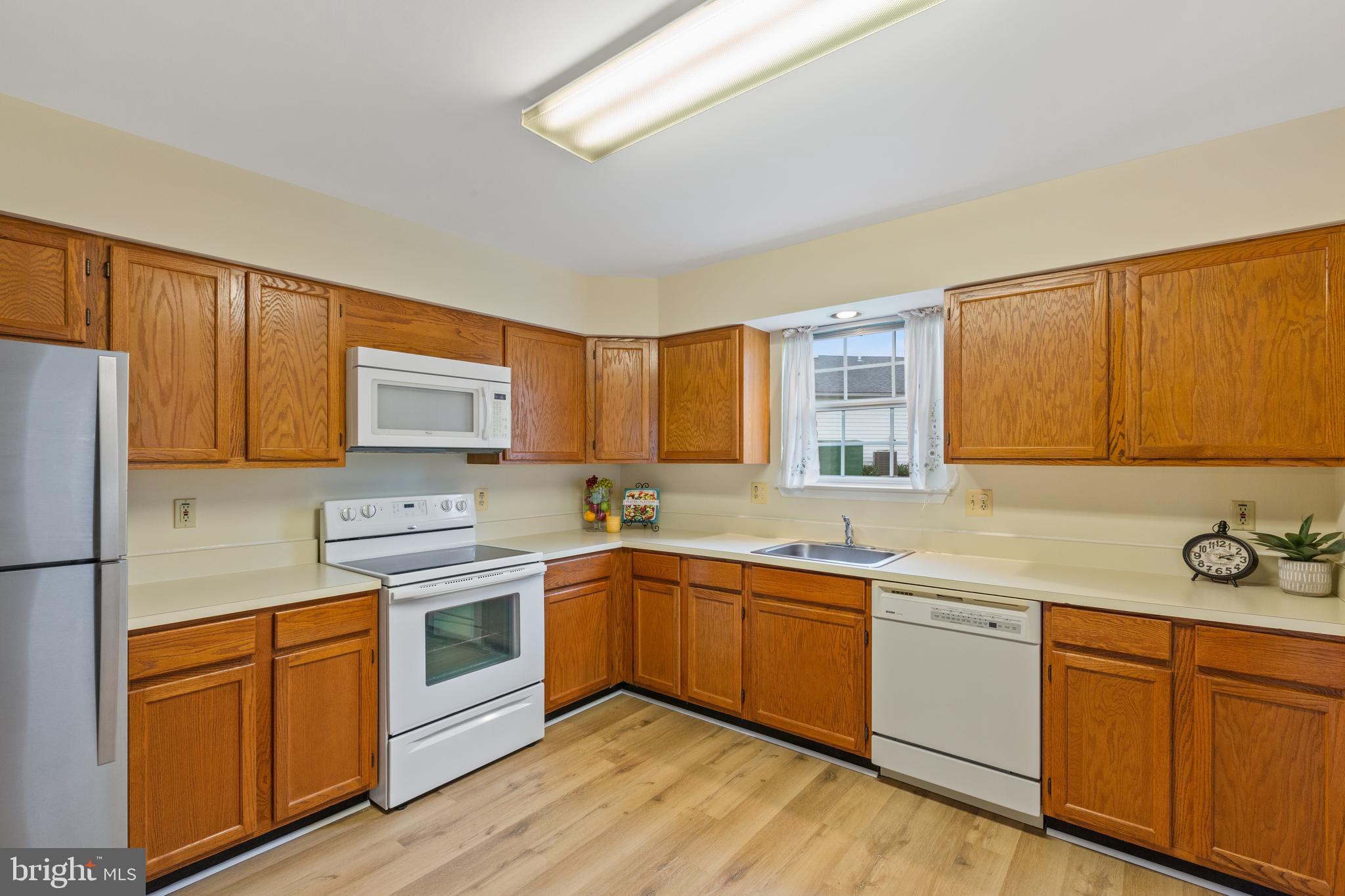 5677 BARBERRY COURT