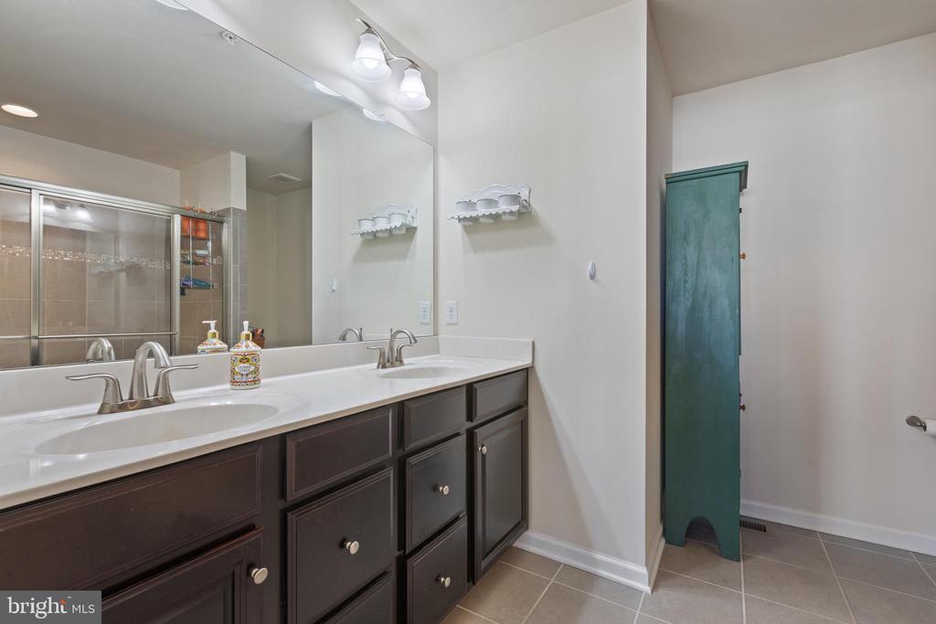 6391 BETTY LINTON LANE