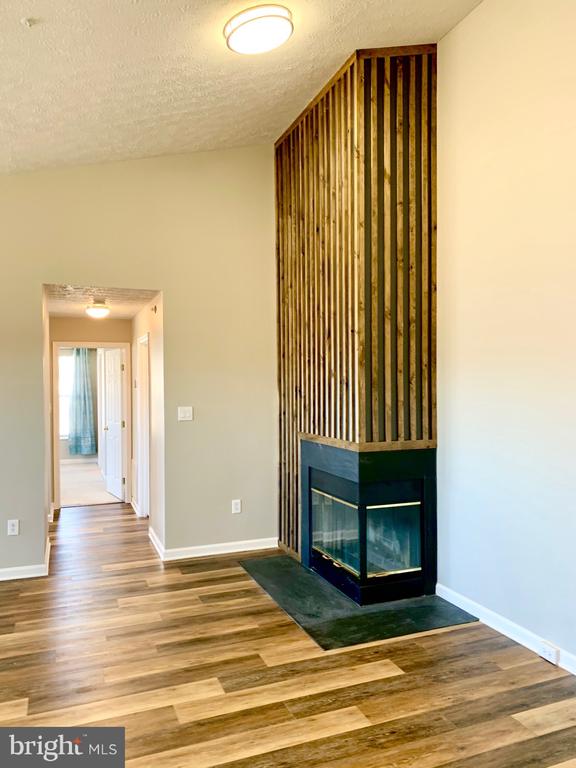 901 BLUE LEAF COURT 3C