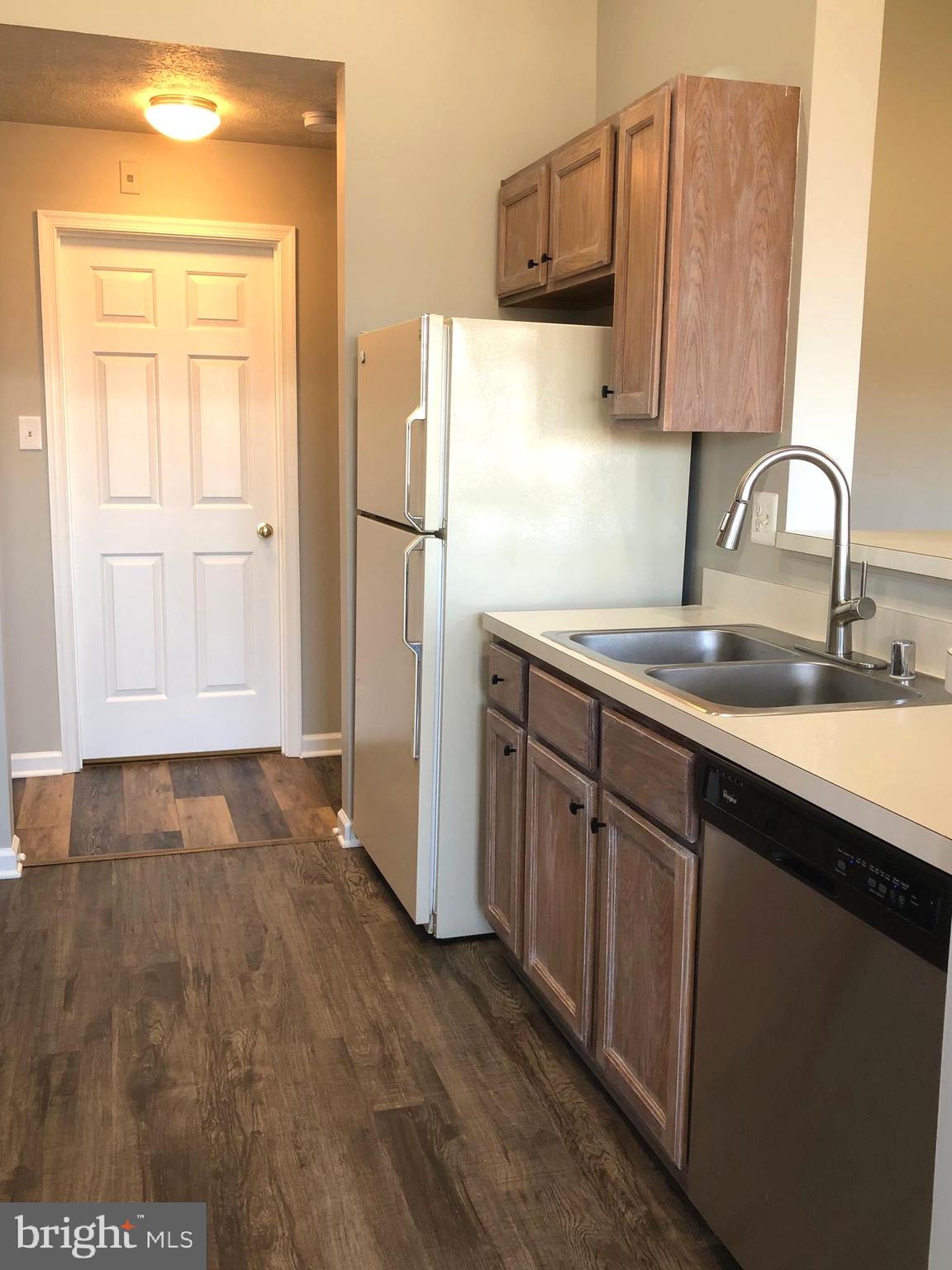 901 BLUE LEAF COURT 3C