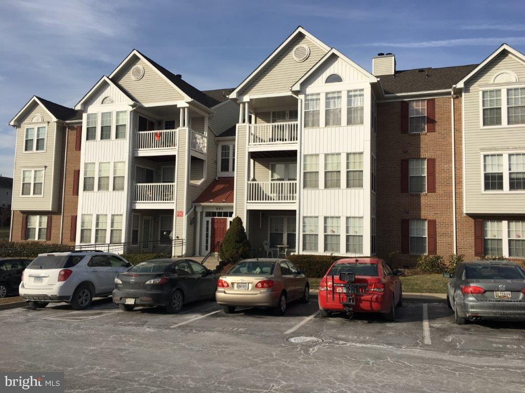 901 BLUE LEAF COURT 3C