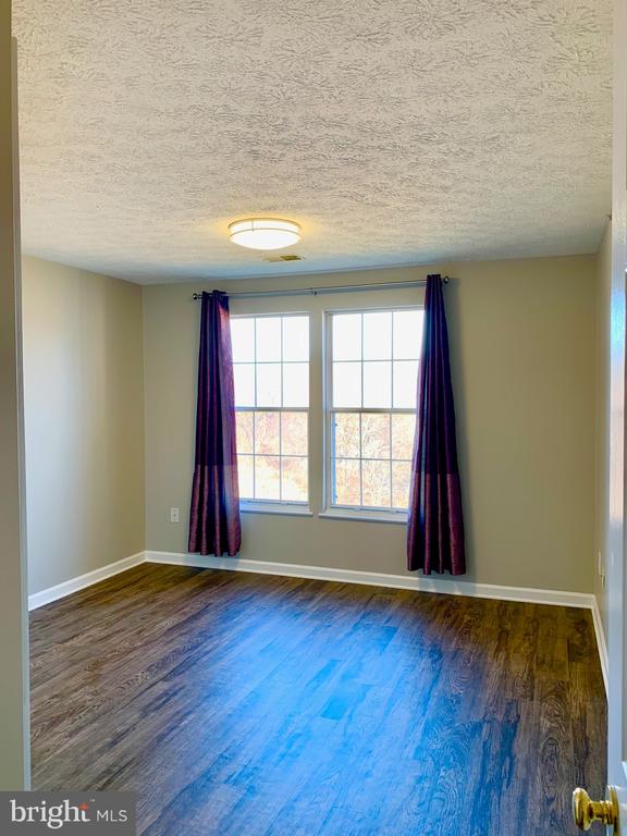 901 BLUE LEAF COURT 3C