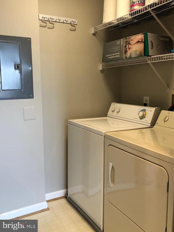 901 BLUE LEAF COURT 3C
