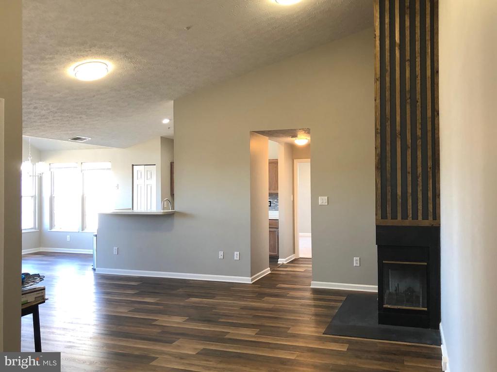 901 BLUE LEAF COURT 3C