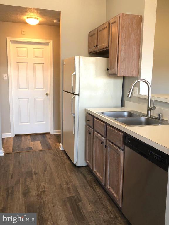 901 BLUE LEAF COURT 3C
