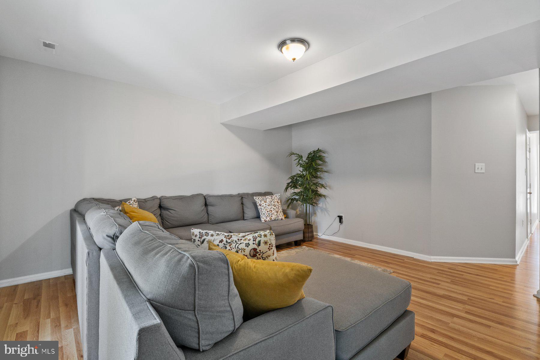 7139 OBERLIN CIRCLE