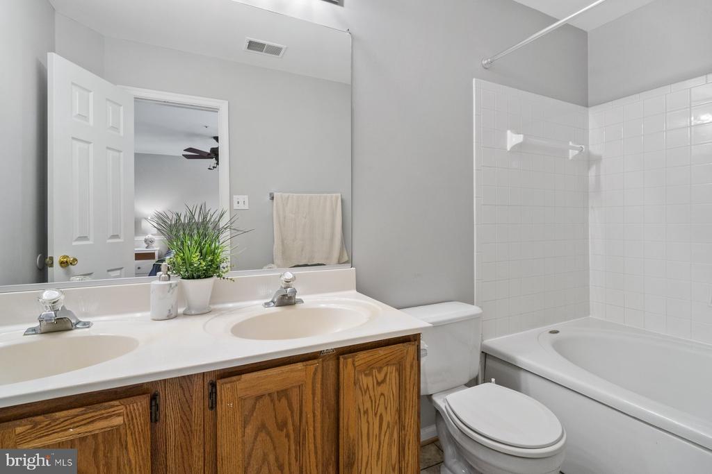 7139 OBERLIN CIRCLE