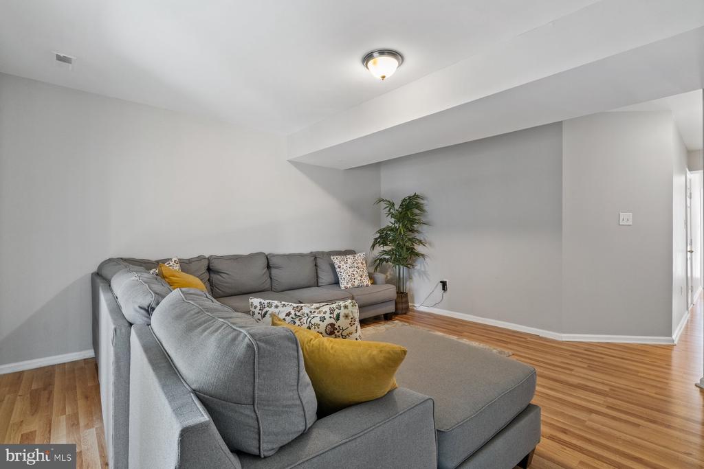 7139 OBERLIN CIRCLE