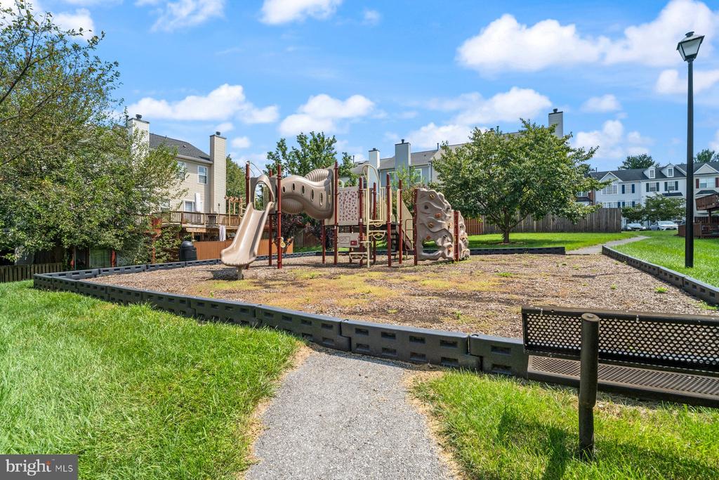 7139 OBERLIN CIRCLE