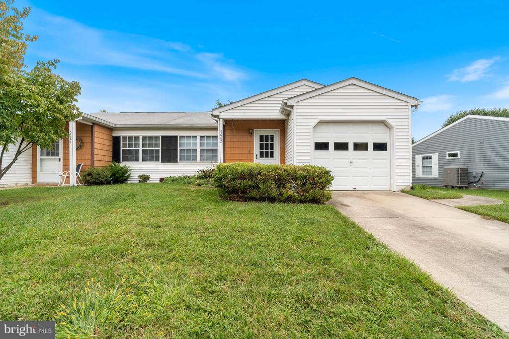 5682 BARBERRY COURT