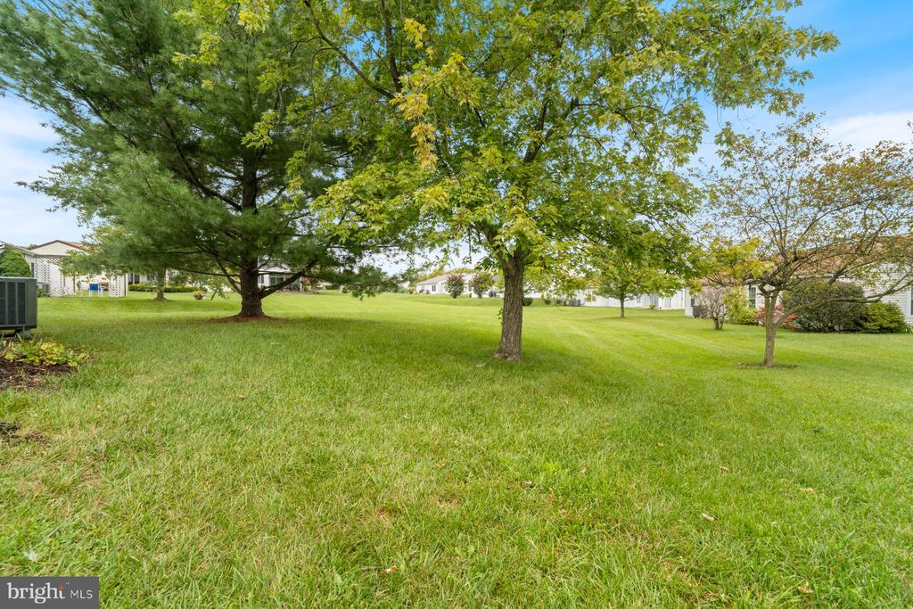 5682 BARBERRY COURT