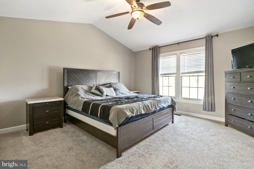 5220 BAMBURG COURT