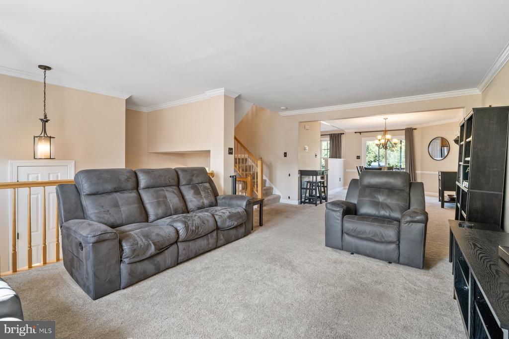 5220 BAMBURG COURT