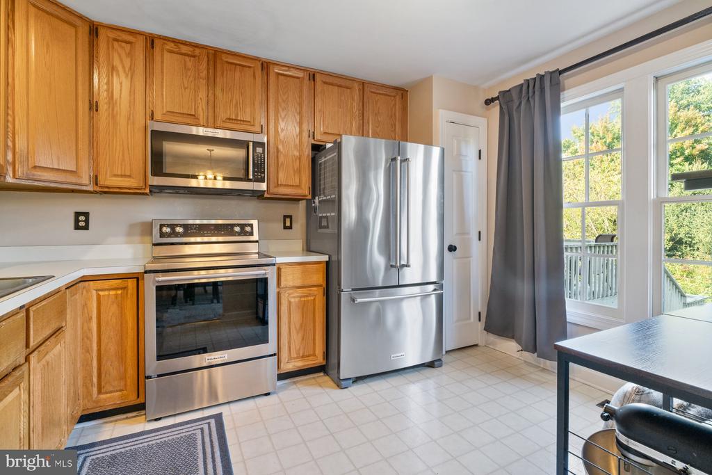 5220 BAMBURG COURT