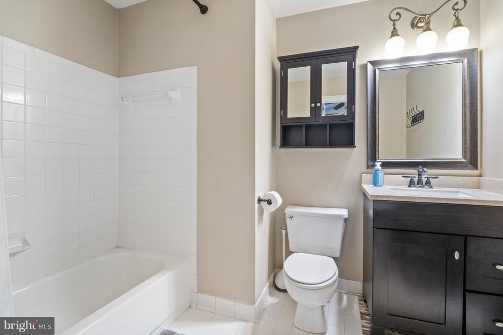 5220 BAMBURG COURT