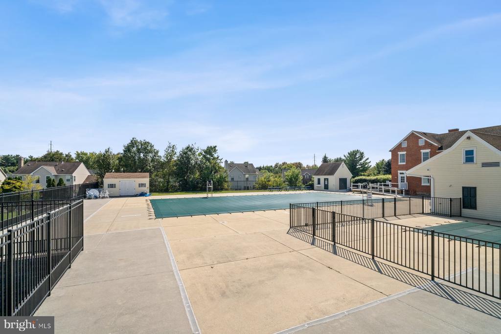 5220 BAMBURG COURT