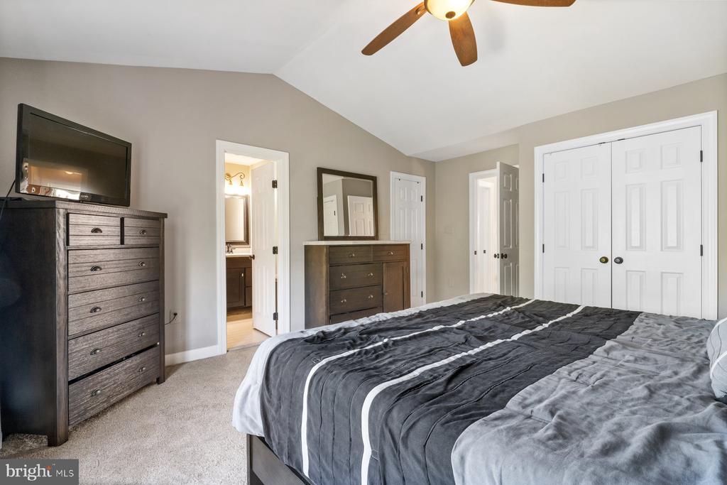 5220 BAMBURG COURT