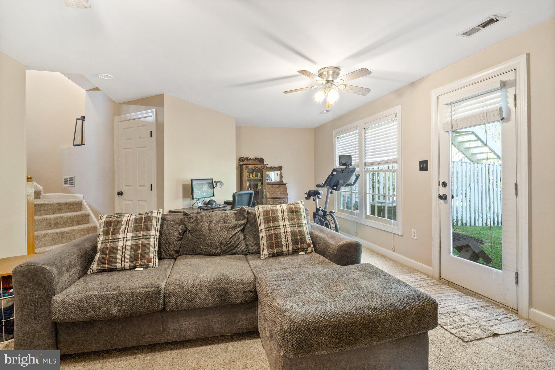 5220 BAMBURG COURT