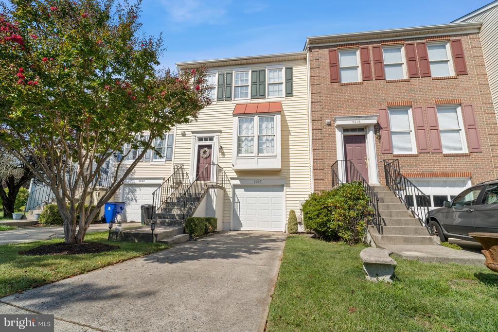 5220 BAMBURG COURT
