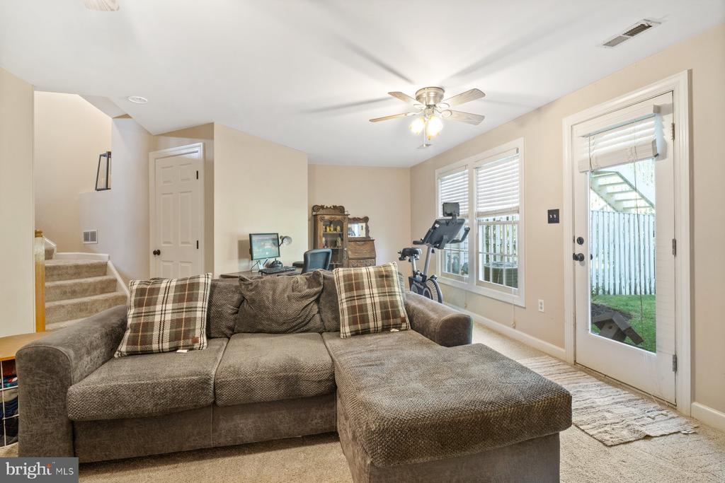 5220 BAMBURG COURT