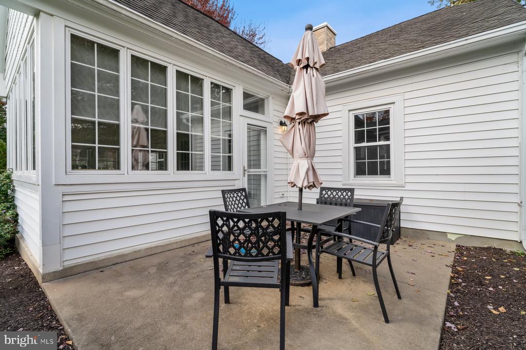 2484 BEAR DEN ROAD