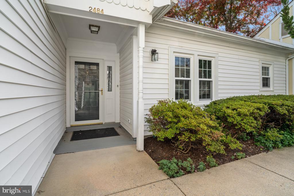 2484 BEAR DEN ROAD