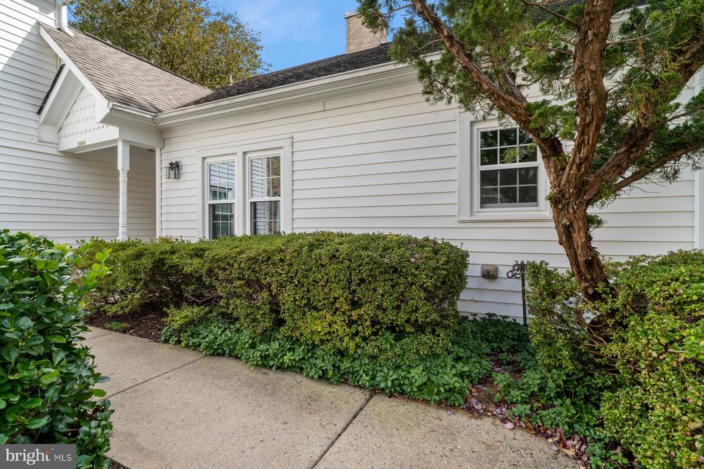 2484 BEAR DEN ROAD