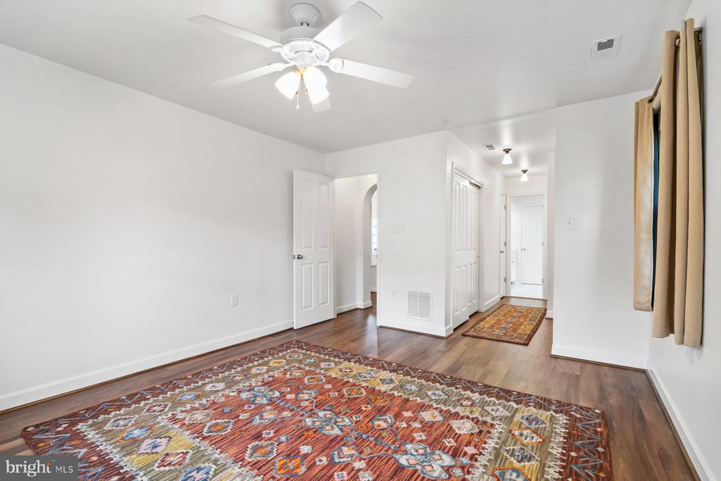 2484 BEAR DEN ROAD