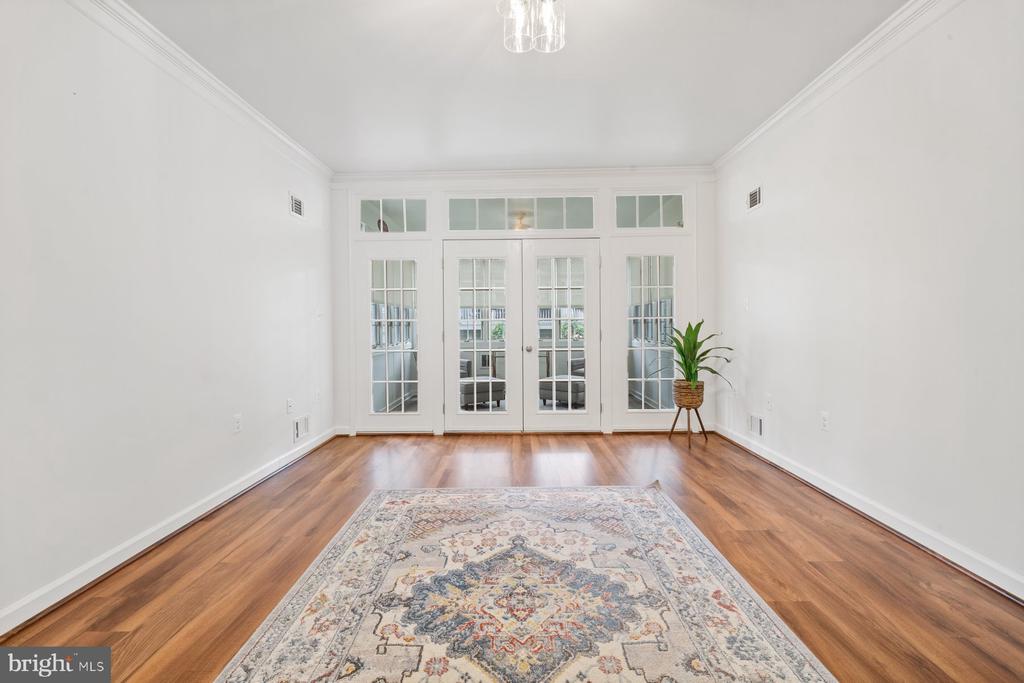 2484 BEAR DEN ROAD