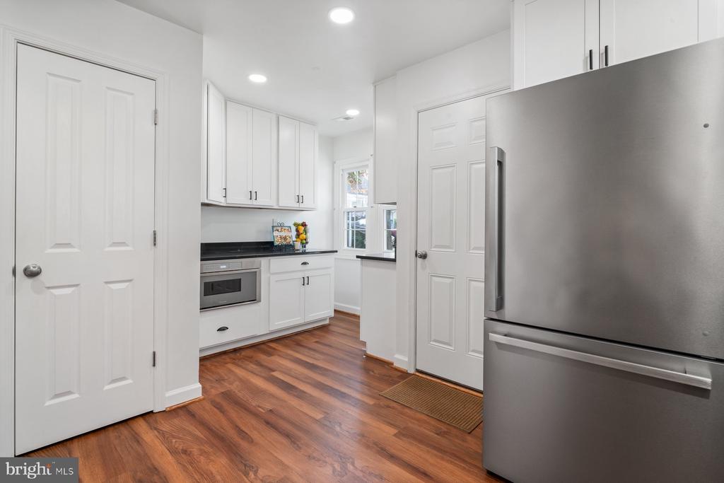 2484 BEAR DEN ROAD