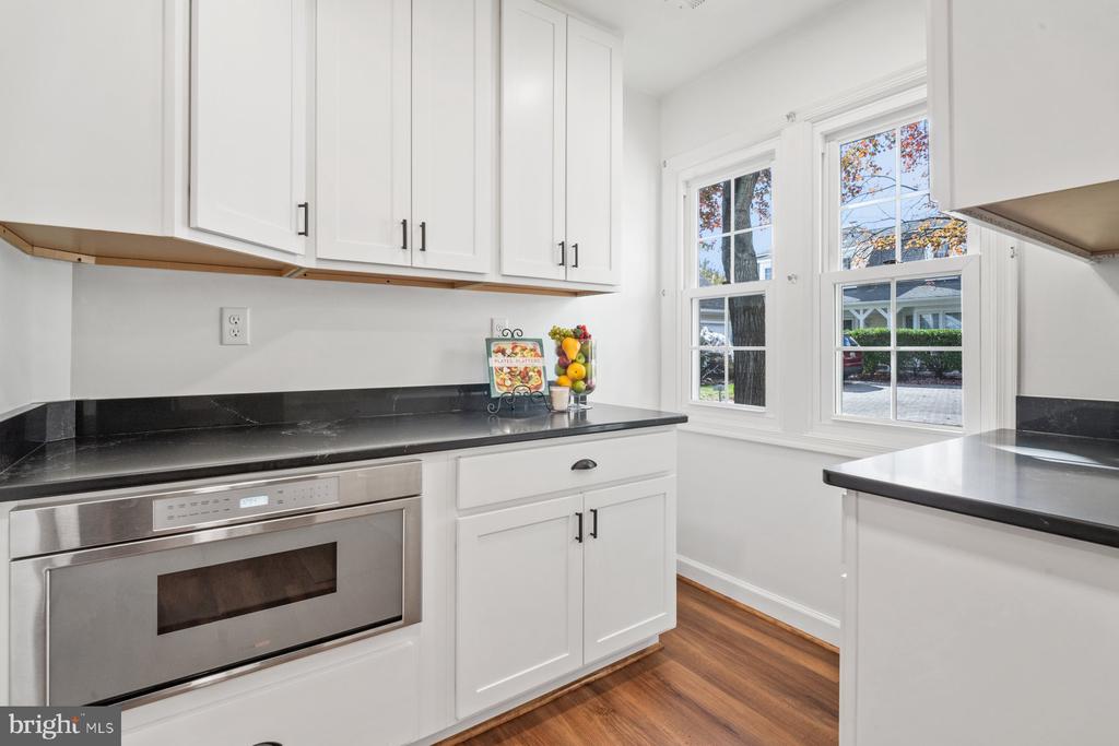 2484 BEAR DEN ROAD