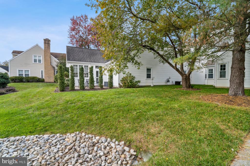 2484 BEAR DEN ROAD