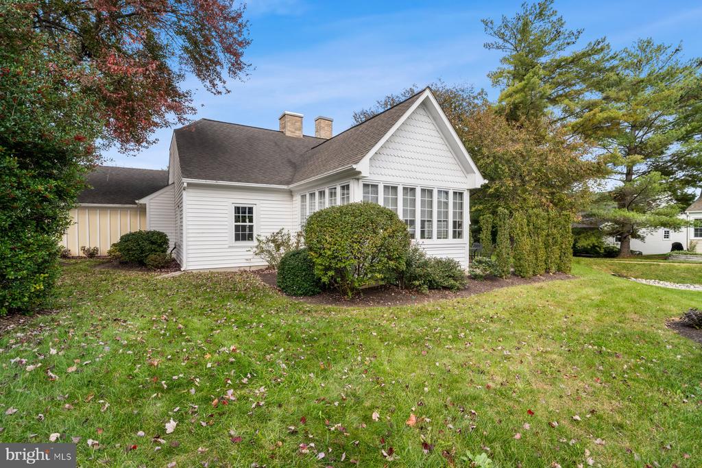 2484 BEAR DEN ROAD