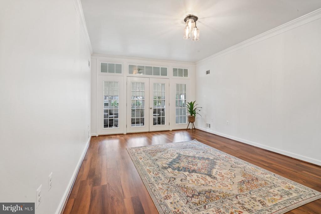 2484 BEAR DEN ROAD