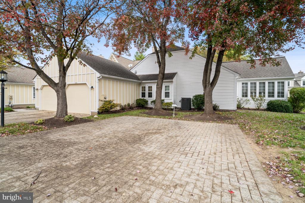 2484 BEAR DEN ROAD