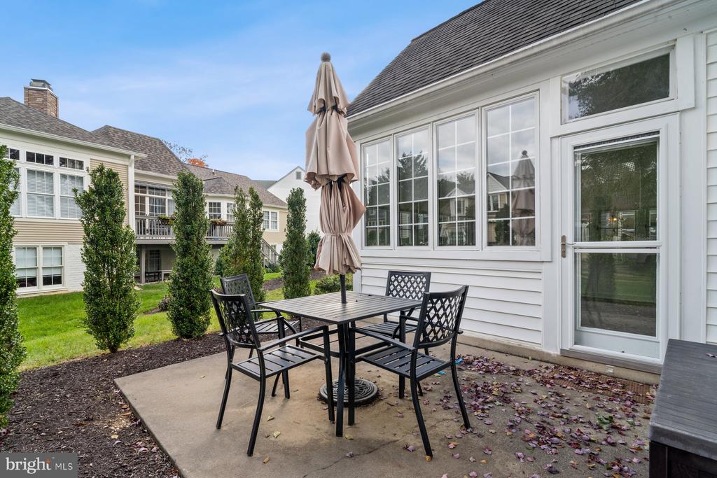 2484 BEAR DEN ROAD