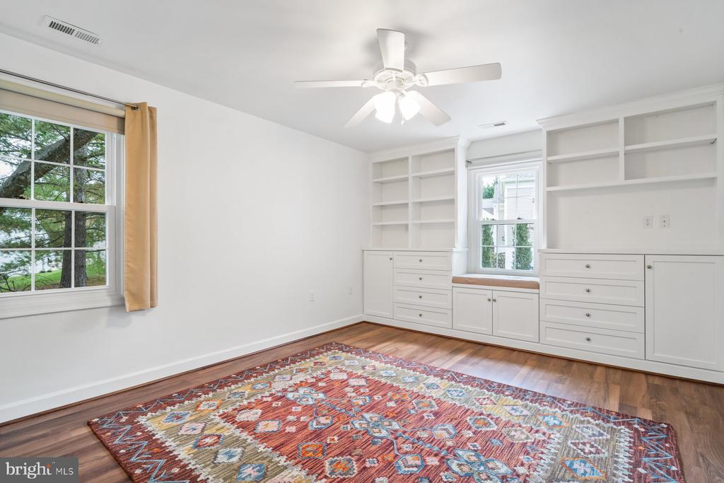 2484 BEAR DEN ROAD