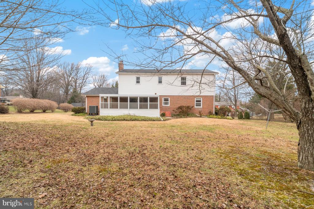 5811 MEADOW DRIVE