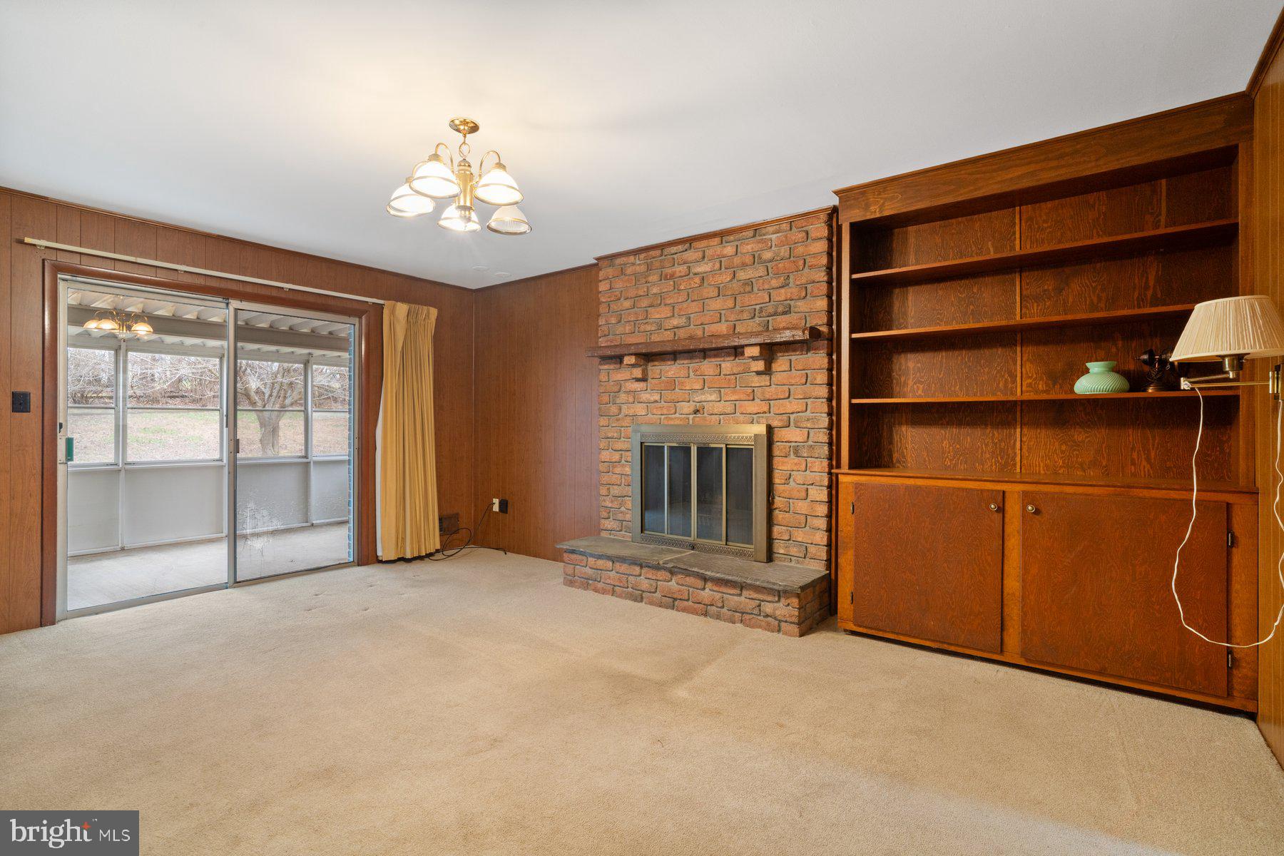 5811 MEADOW DRIVE