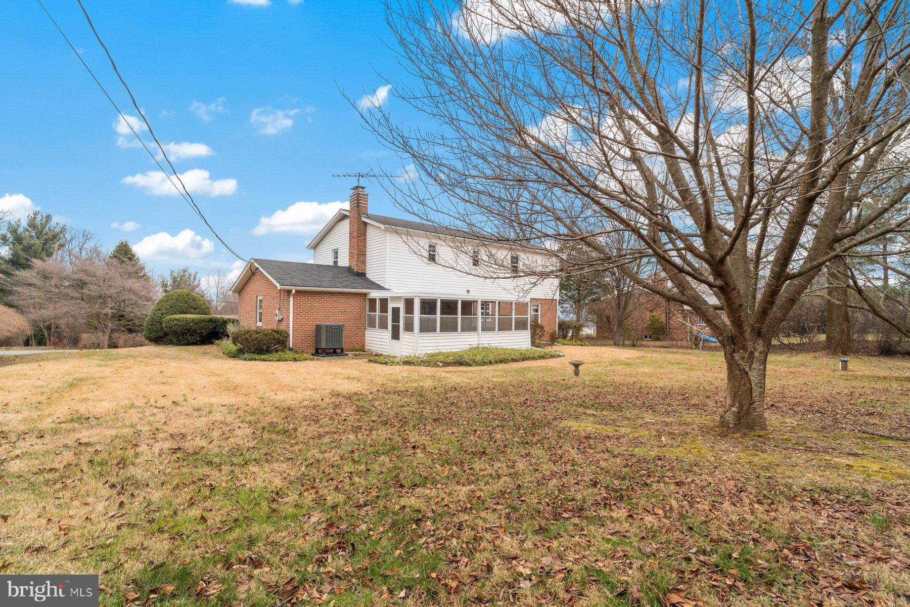 5811 MEADOW DRIVE