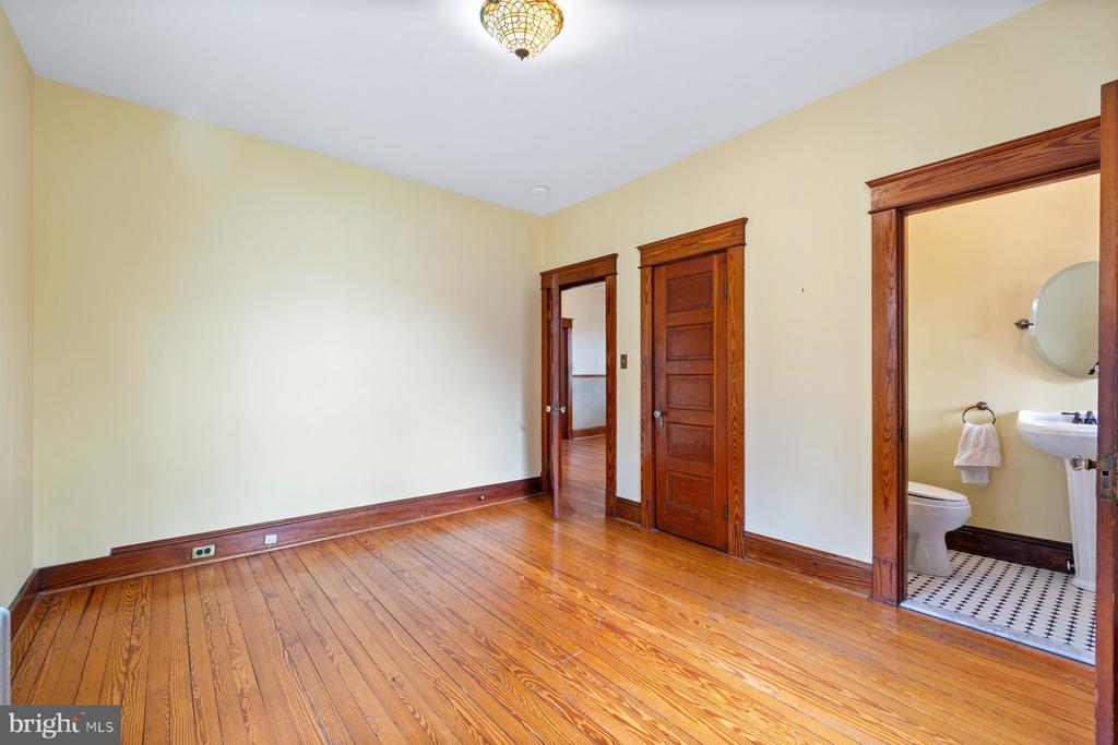 214 CARROLL PARKWAY