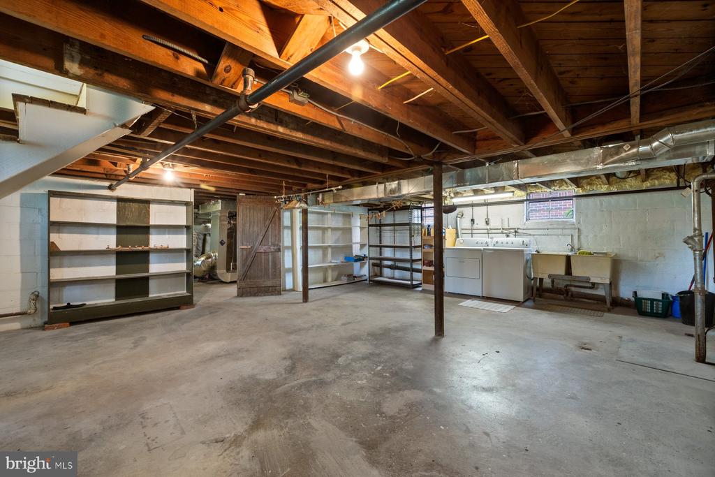 214 CARROLL PARKWAY