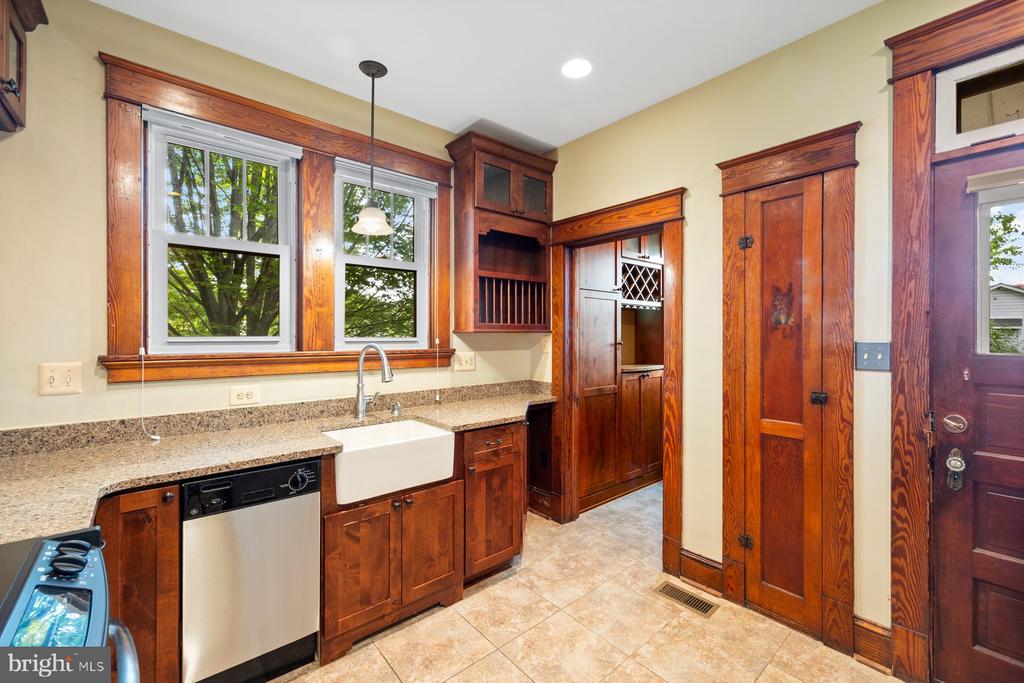 214 CARROLL PARKWAY