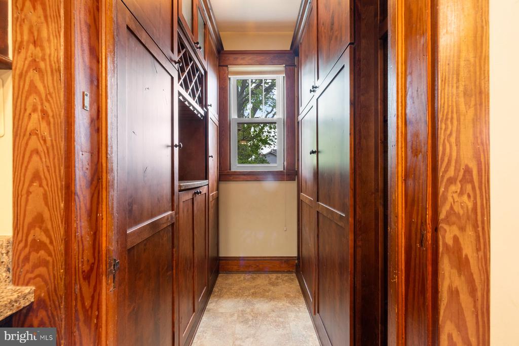 214 CARROLL PARKWAY