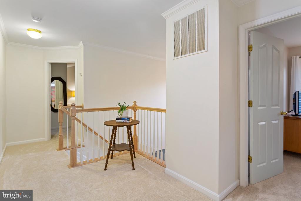6806 HALLARD COURT