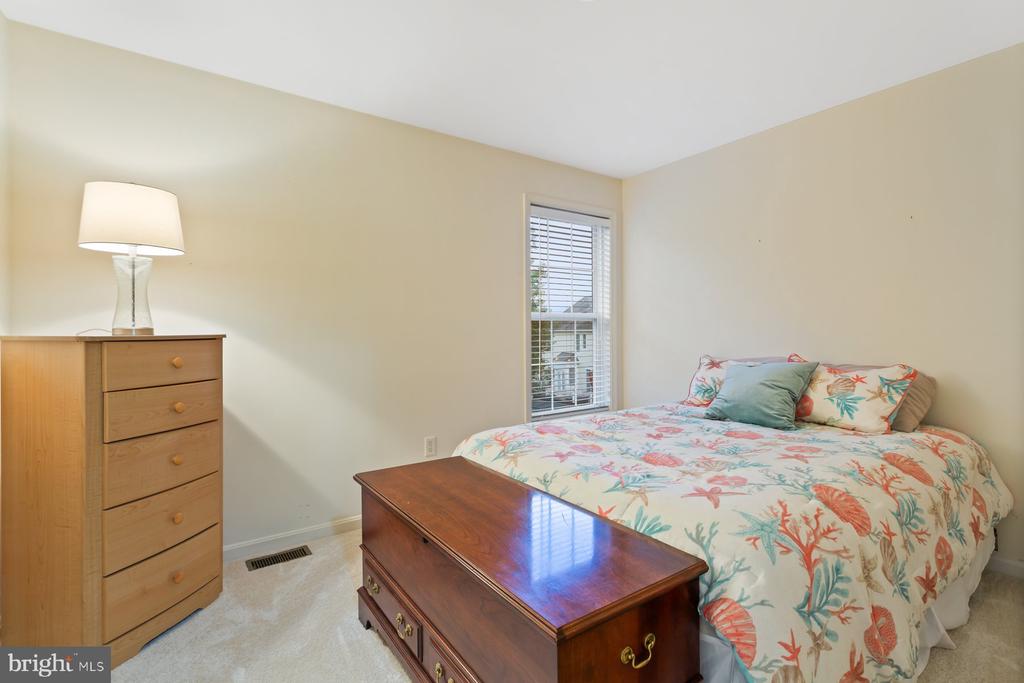 6806 HALLARD COURT