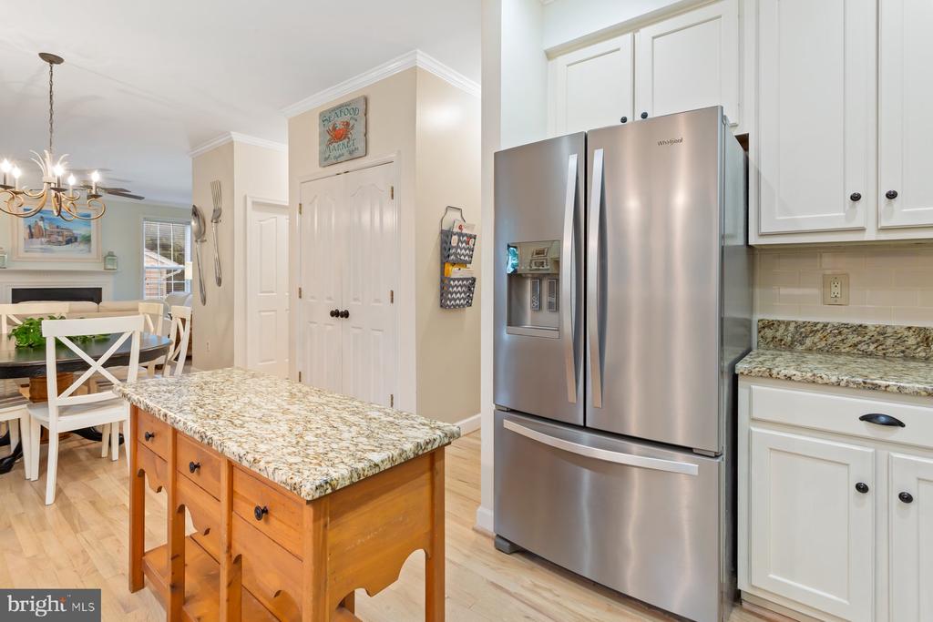 6806 HALLARD COURT