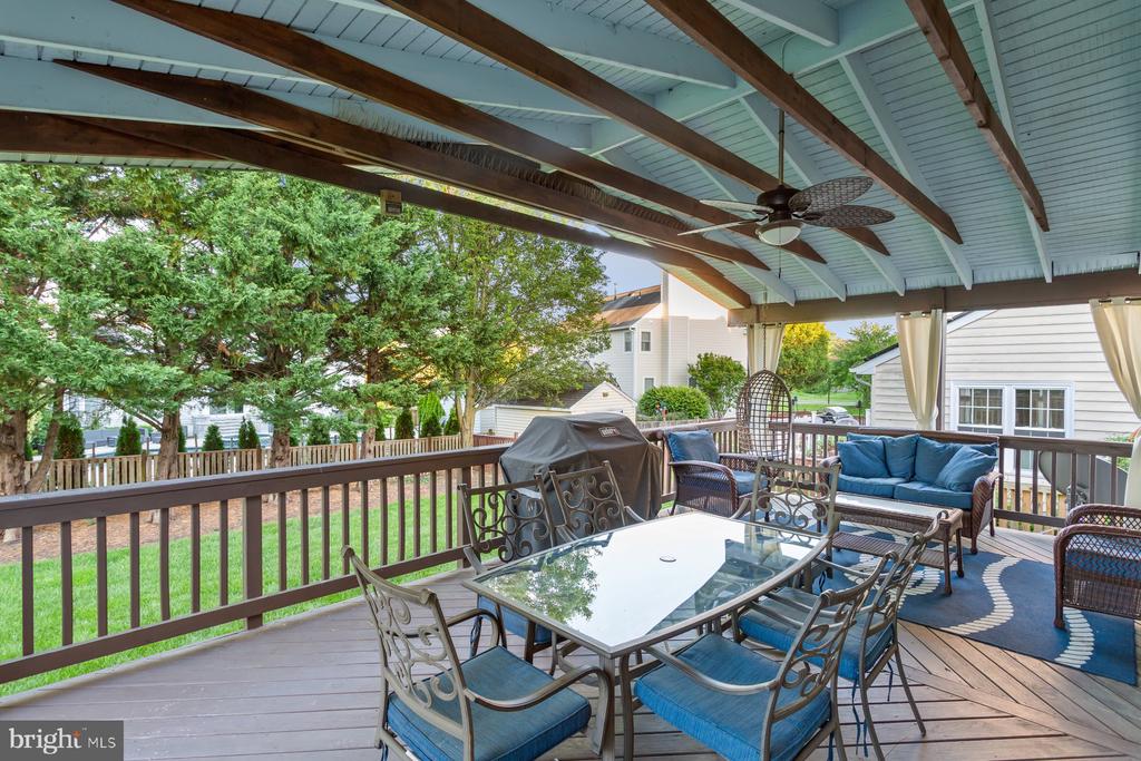 6806 HALLARD COURT