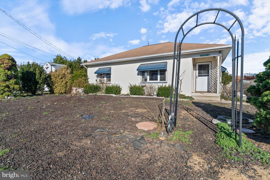 104 S 2ND STREET